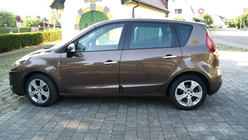 Renault Scenic 112.000 km 4.750 &euro; Buch 89290