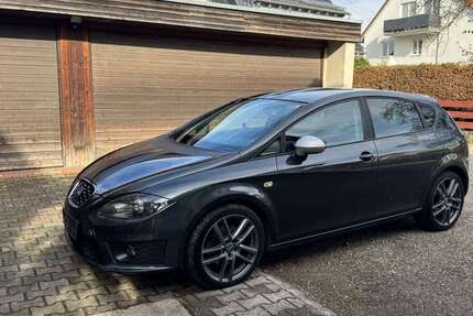 Seat Leon 221.452 km 4.999 € Illertissen 89257