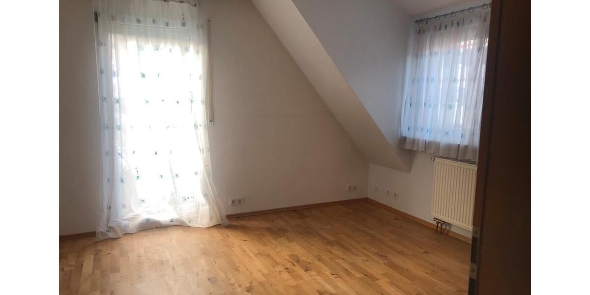 Reihenhaus Bad Ditzenbach - 6 Zimmer, 160 m&sup2;, 1.500&euro; | Angebot:23488856
