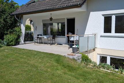 Frisch renovierte 4,5-Zi.-Wohnung mit Garten, Kamin & Garage in