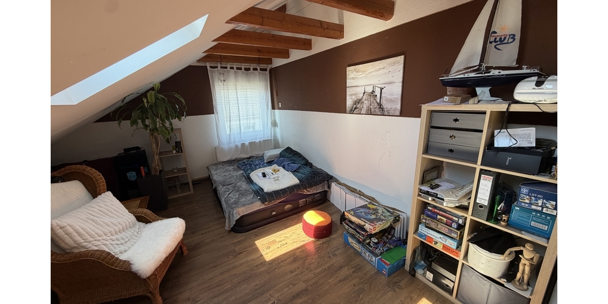 Wohnen mit Blick auf das Brenzer Schloss - Großzügige 4-Zimmer Wohnung mit Dachterrasse in Sontheim - Dachgeschoßwohnung Sontheim an der Brenz | Angebot:27097054