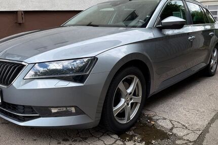 Skoda Superb 177.000 km 12.490 &euro; Neu-Ulm (Pfuhl) 89233