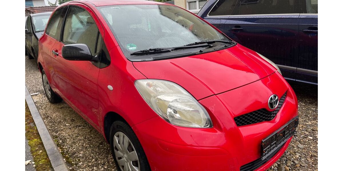 Toyota Yaris 89.000 km 1.990 &euro; Ichenhausen-Hochwang 89335