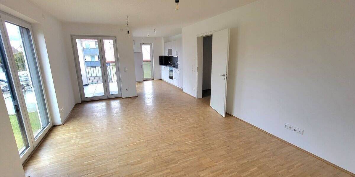 +++NU-Burlafingen, 3-Zi.-Mietwohnung, 89,51 m² Wfl., EG, großer Garten, Küche, 2 TG-Stpl.+++ 3 zimmer
