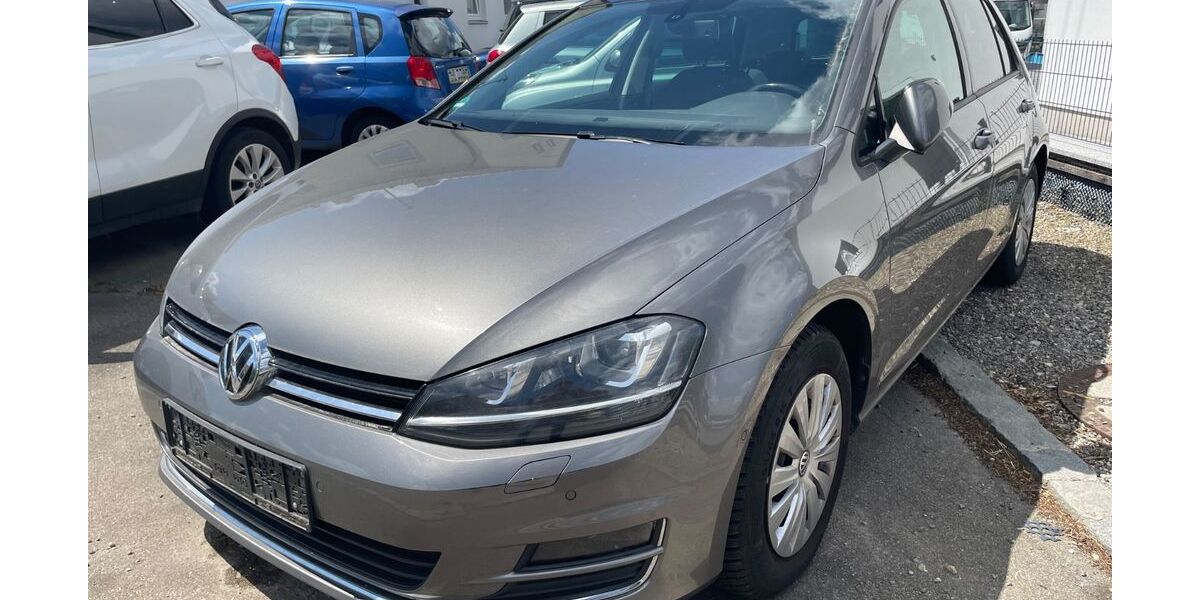 VW Golf 76.000 km 10.890 &euro; Ichenhausen-Hochwang 89335