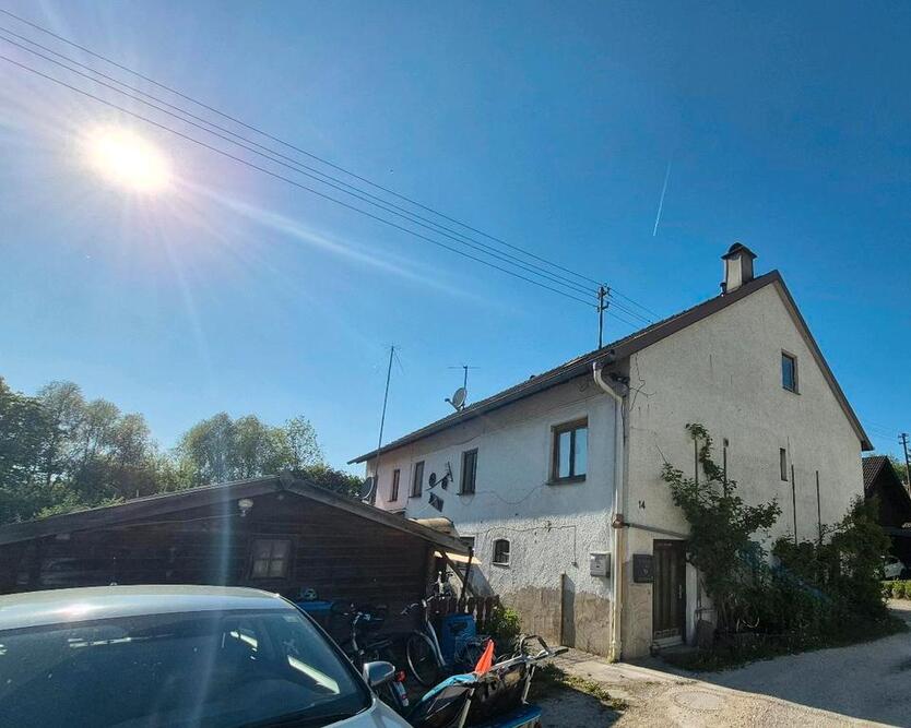 Älteres Haus mit Idyllischem Grundstück, sanierungsbedürftig