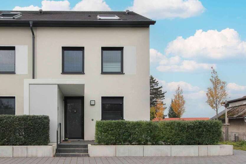 Haus zum Kaufen in Bellenberg 499.999 € 119.19 m²