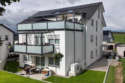 4 Zi Wohnung neuwertig hell überdachter Süd-Balkon KfZ-Stellplatz 4 zimmer