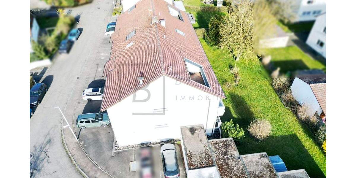 Ideal für Pendler: Ruhige 2,5-Zimmer-DG-Wohnung in Staig - nahe A7, mit neuer Küche & Dachterrasse 2 zimmer