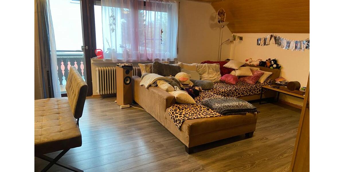 Dachgeschoßwohnung Pfaffenhofen an der Roth - 3 Zimmer, 63 m&sup2;, 890&euro; | Angebot:26417768
