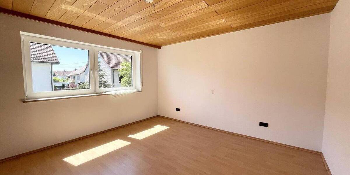 Doppelhaushälfte Neu-Ulm Pfuhl - 7 Zimmer, 213 m&sup2;, 2.450&euro; | Angebot:26744976
