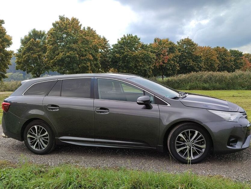 Toyota Avensis 121.150 km 12.900 € Dietenheim 89165