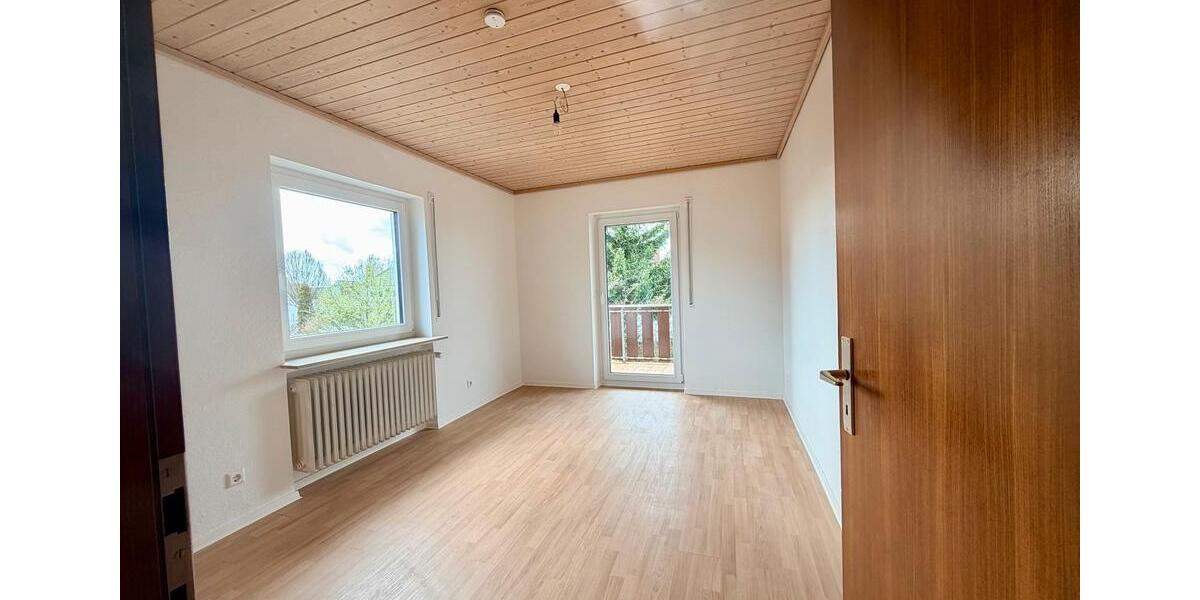 Etagenwohnung Neu-Ulm Burlafingen - 3 Zimmer, 105 m&sup2;, 1.135&euro; | Angebot:26661527