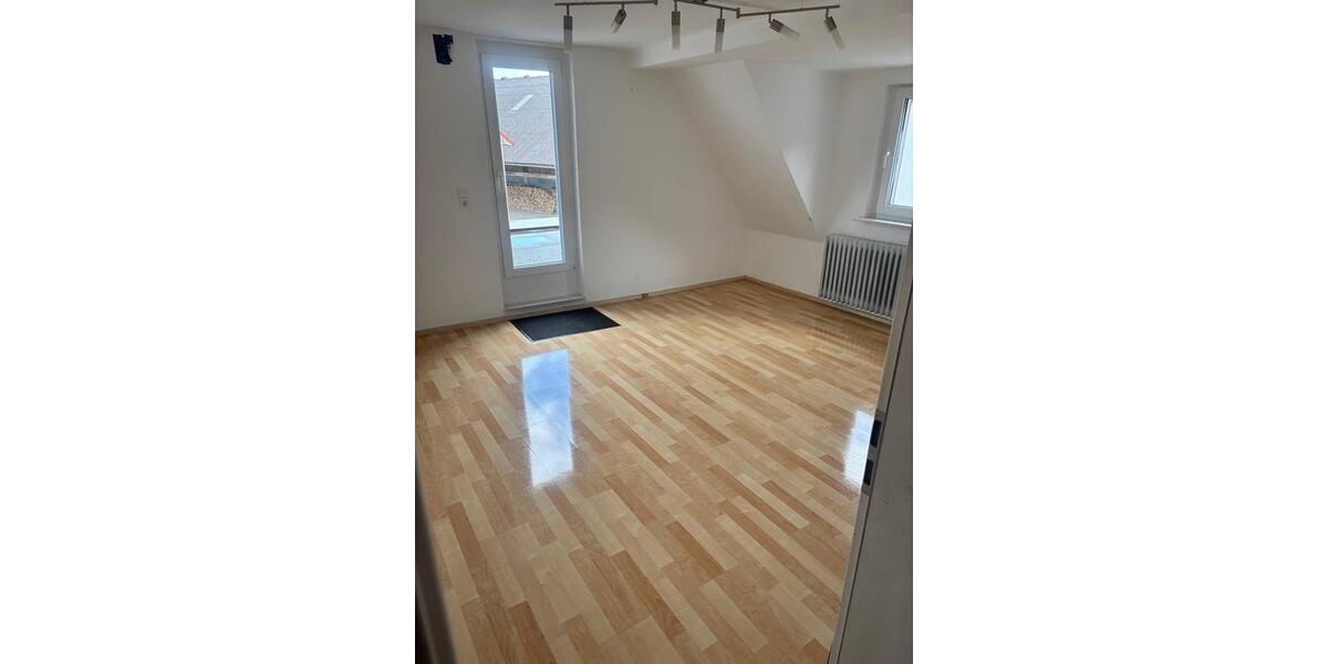 Dachgeschoßwohnung Merklingen - 5 Zimmer, 95 m&sup2;, 1.250&euro; | Angebot:26679270