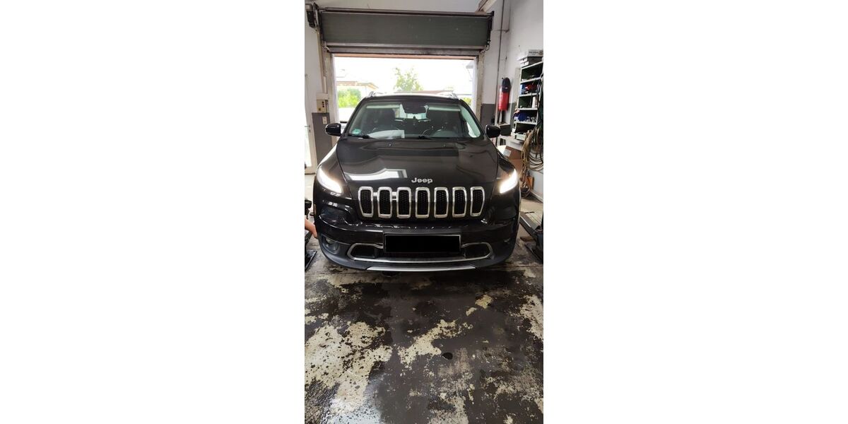 Jeep Cherokee 318.000 km 5.999 € Weissenhorn 89264