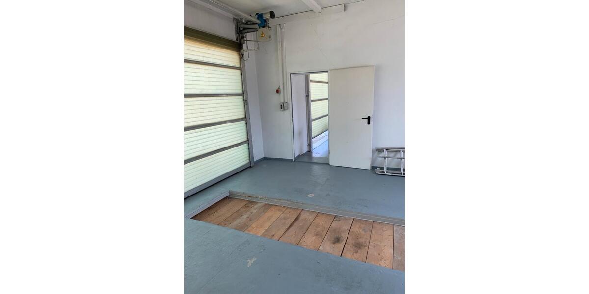 Halle zu vermieten - ca. 120qm, teilbar mit Vorhof zimmer