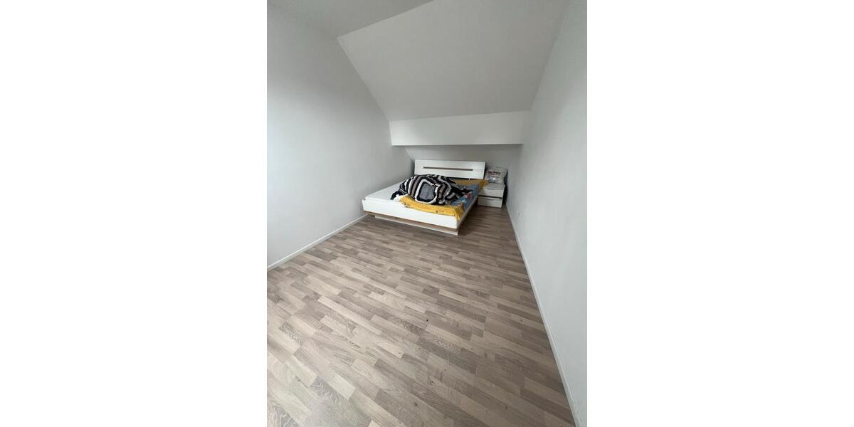 Etagenwohnung Allmendingen - 5 Zimmer, 12 m&sup2;, 350&euro; | Angebot:26497086