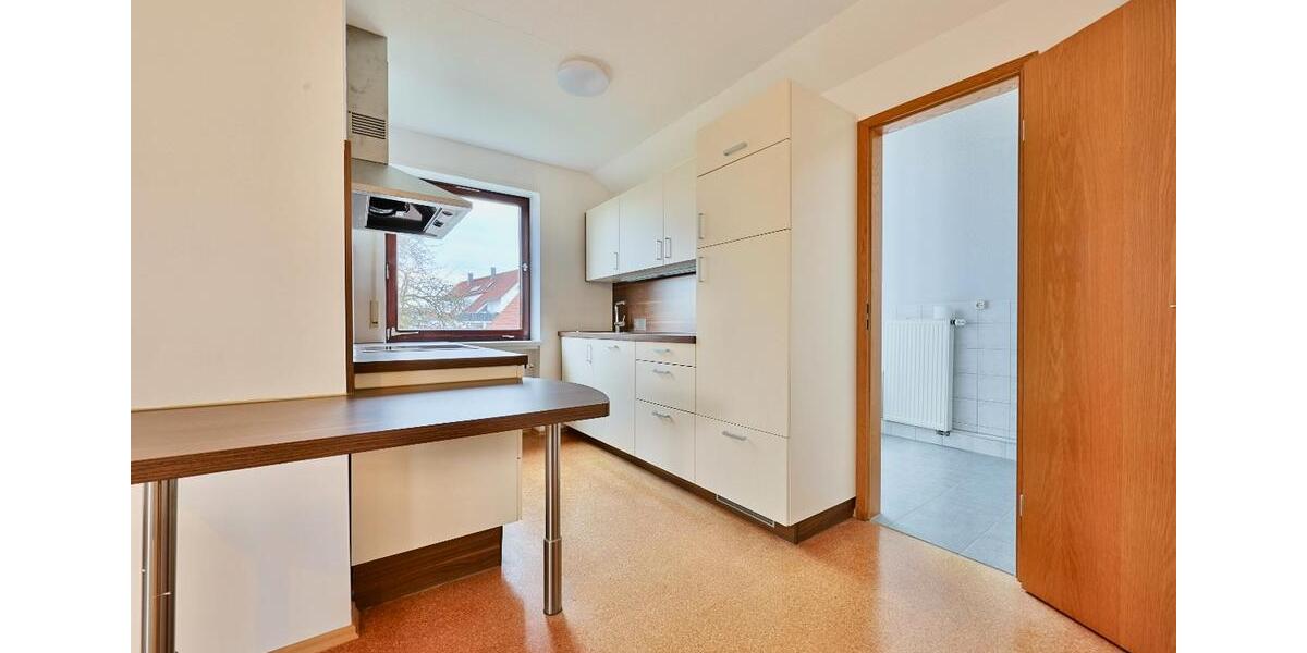 Dachgeschoßwohnung Erbach - 4 Zimmer, 97 m&sup2;, 950&euro; | Angebot:25491533