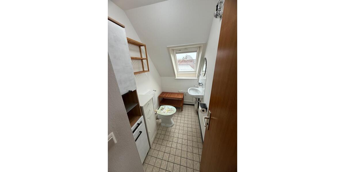 Dachgeschoßwohnung Neu-Ulm Ludwigsfeld - 1 Zimmer, 14 m&sup2;, 360&euro; | Angebot:24842942