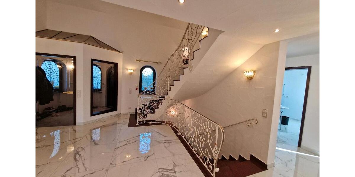 Villa Illertissen - 10 Zimmer, 326 m&sup2;, 1.190.000&euro; | Angebot:27025551