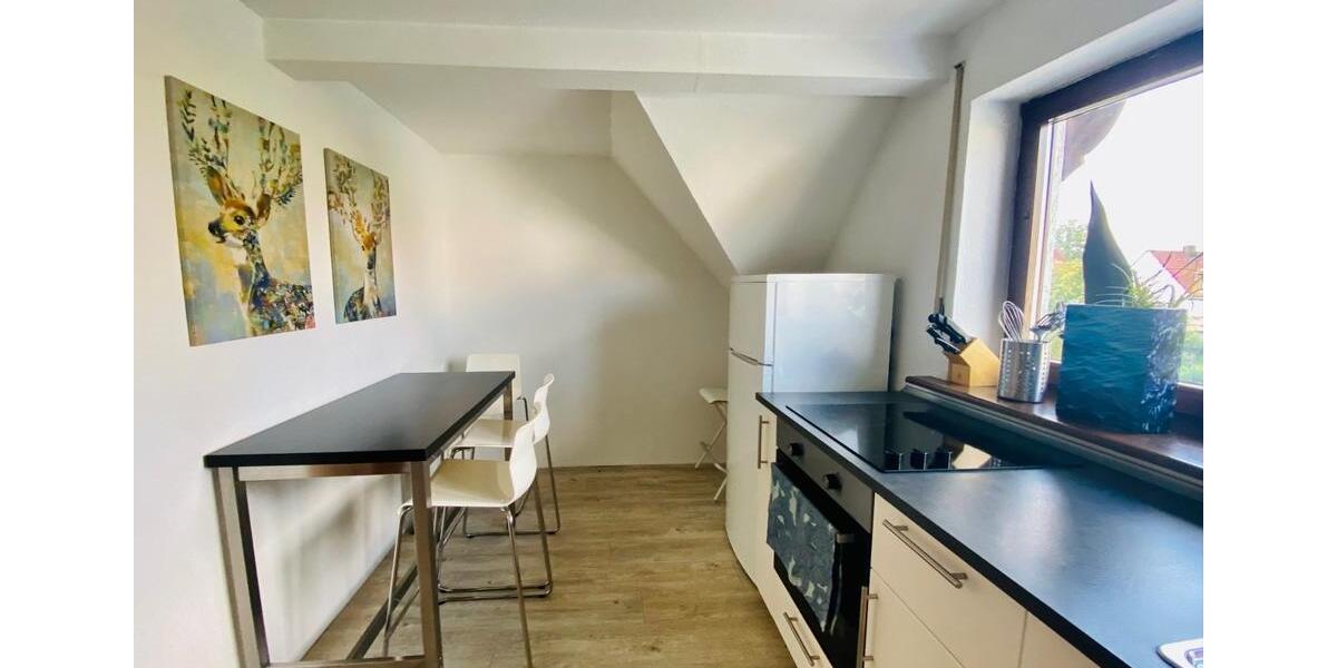 Neu-Ulm: Großes Zimmer mit Balkonzugang – für Frau in 3er WG 3 zimmer