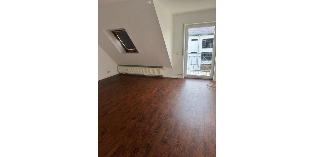 Dachgeschoßwohnung Günzburg - 4 Zimmer, 82 m&sup2;, 770&euro; | Angebot:26708616