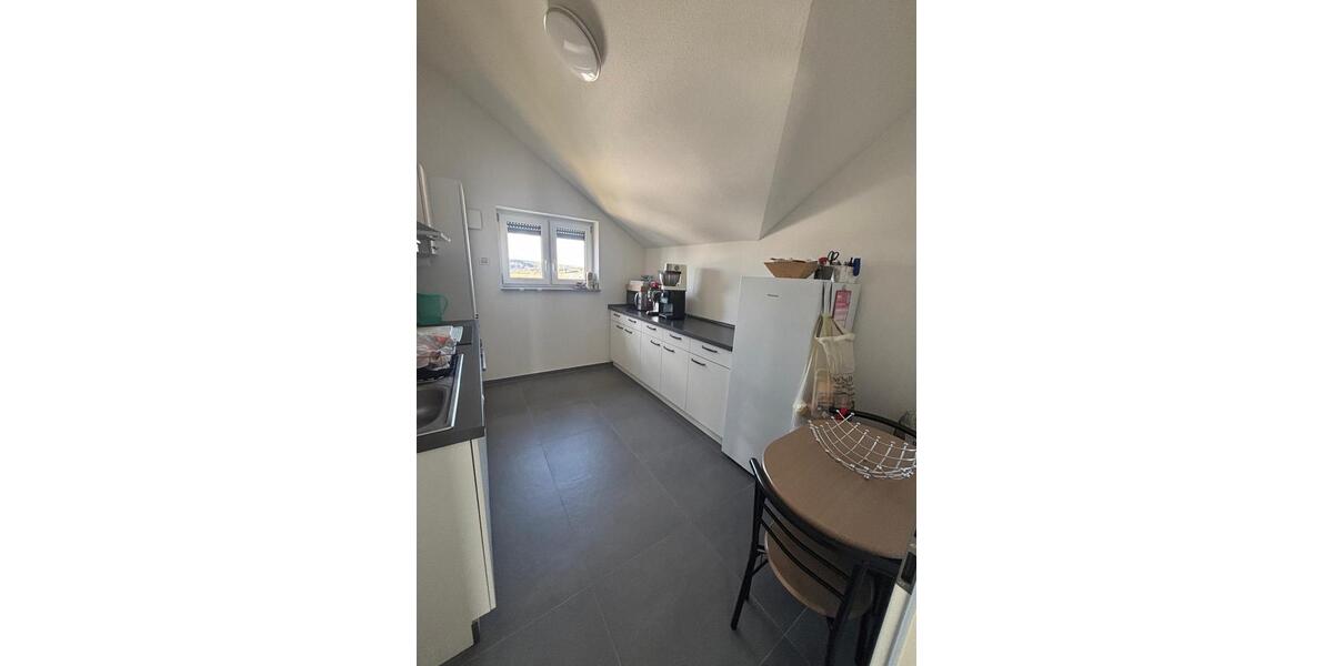 Dachgeschoßwohnung Laichingen - 4 Zimmer, 95 m&sup2;, 1.150&euro; | Angebot:26662138