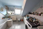 Ansprechende & sonnenverwöhnte 2 Zimmer DG Wohnung mit Stellplatz & Balkon