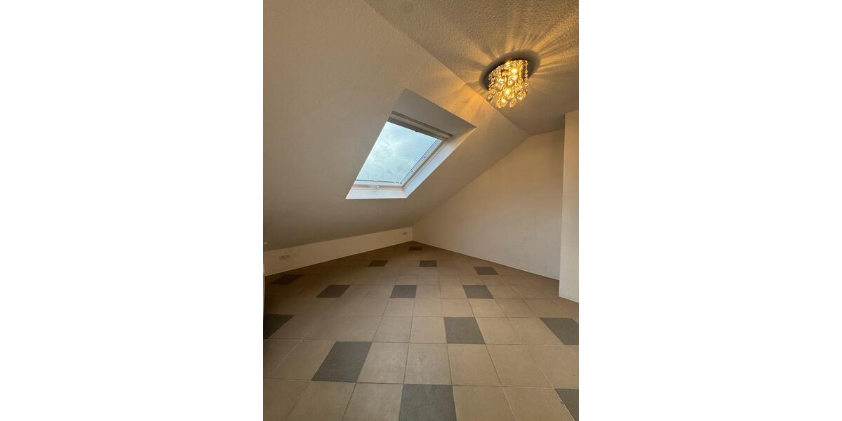 Dachgeschoßwohnung Langenau - 4 Zimmer, 84 m&sup2;, 1.210&euro; | Angebot:26267521