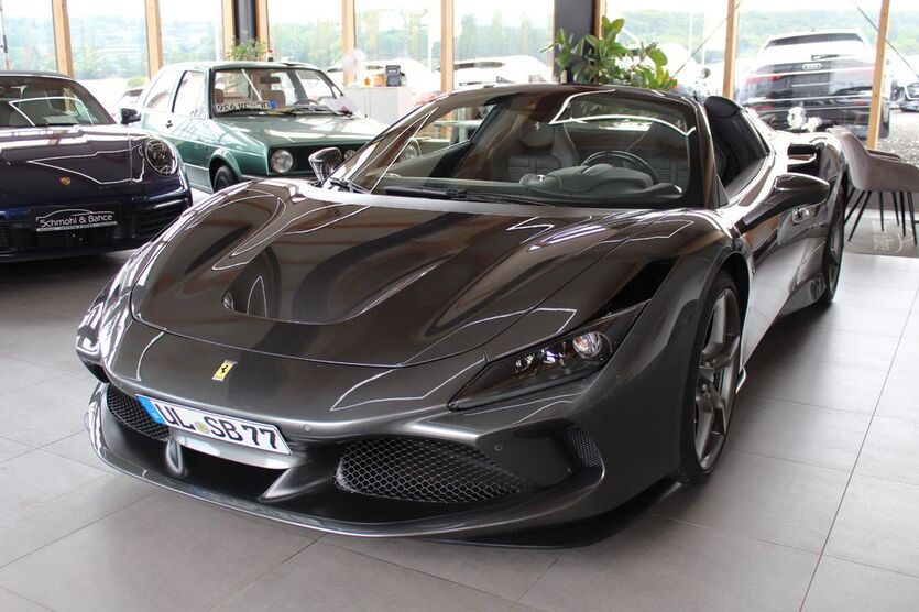 Ferrari F8 6.000 km 359.000 € Amstetten 73340