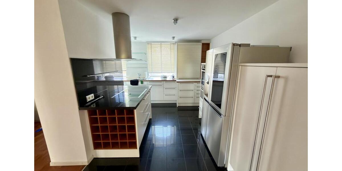 Etagenwohnung Neu-Ulm Ludwigsfeld - 4.5 Zimmer, 168 m&sup2;, 2.500&euro; | Angebot:26393674