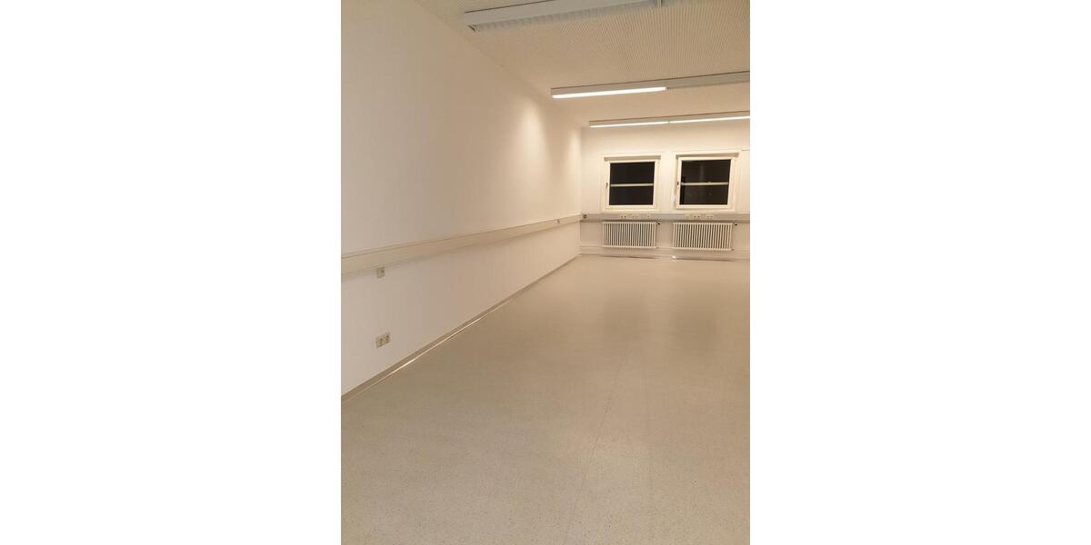 Vermietung von Praxisrämen o. Büros ab 35 m² (mehrere Größen) zimmer