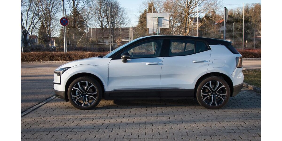 Volvo EX30 27.000 km 32.499 &euro; Illertissen 89257