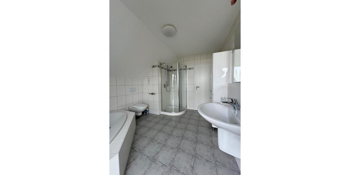 Großzügiges Einfamilienhaus mit Garten und Garage in Niederstotzingen zum vermieten! 4.5 zimmer