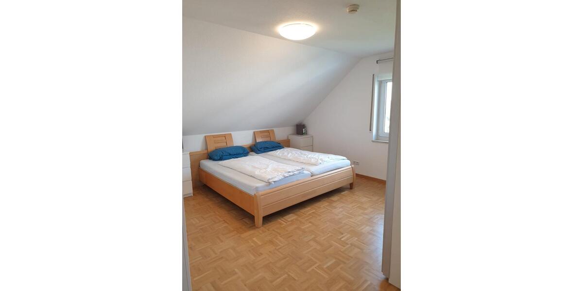 Dachgeschoßwohnung Neu-Ulm Burlafingen - 4 Zimmer, 97 m&sup2;, 1.300&euro; | Angebot:26674785