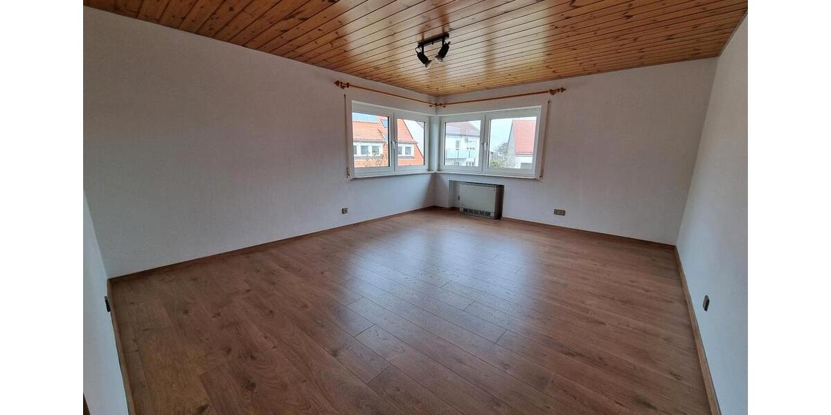 Etagenwohnung Dornstadt - 3 Zimmer, 120 m&sup2;, 850&euro; | Angebot:25639842
