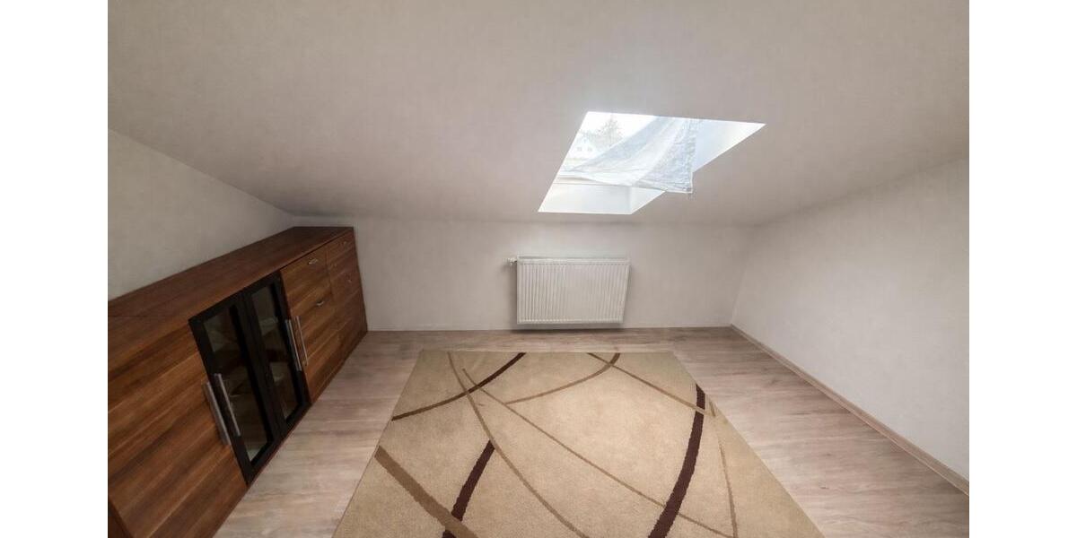 Dachgeschoßwohnung Ehingen (Donau) - 4 Zimmer, 110 m&sup2;, 1.100&euro; | Angebot:26266029