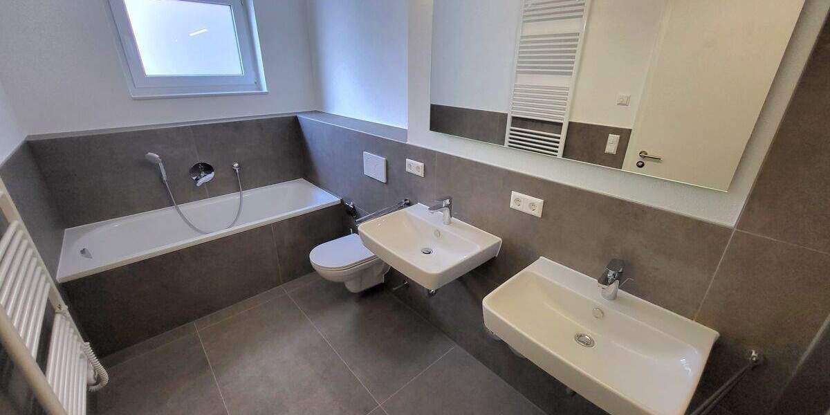 +++NU-Burlafingen, 3-Zi.-Mietwohnung, 89,51 m² Wfl., EG, großer Garten, Küche, 2 TG-Stpl.+++ 3 zimmer