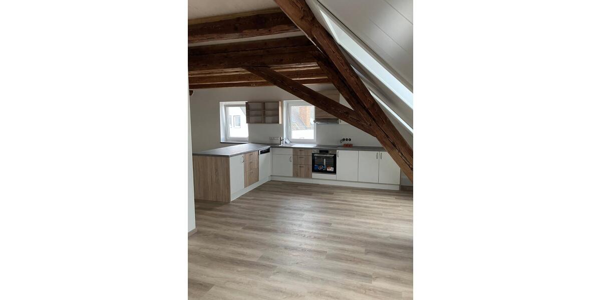 Dachgeschoßwohnung Ichenhausen - 2 Zimmer, 82 m&sup2;, 904&euro; | Angebot:26456204