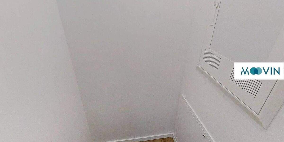 Exklusive 2-Zimmer-Wohnung mit Balkon und EBK im 