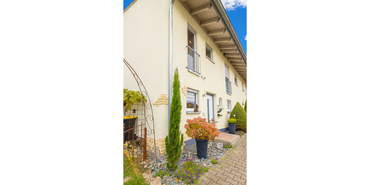 Ruhig wohnen, zentral leben – Reiheneckhaus mit Wohlfühlcharakter 4.5 zimmer
