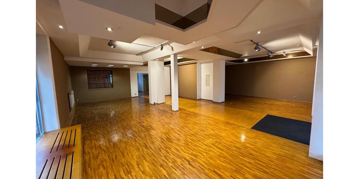 Ladenfläche zu Vermieten in Geislingen a.d Stg. ink.Parkplätzen zimmer