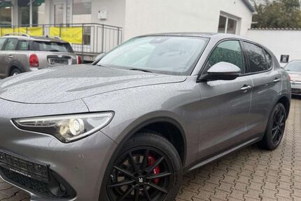 Alfa Romeo Stelvio 80.000 km 25.480 € Ulm 89077