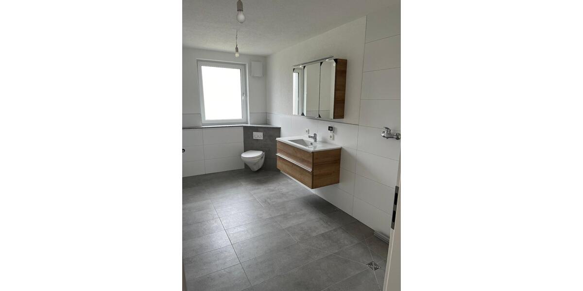 Etagenwohnung Langenau - 3 Zimmer, 97 m&sup2;, 1.250&euro; | Angebot:25810268