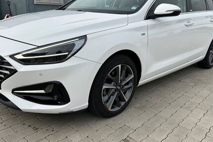 Hyundai i30 98.000 km 14.699 &euro; Neu-ulm 89231