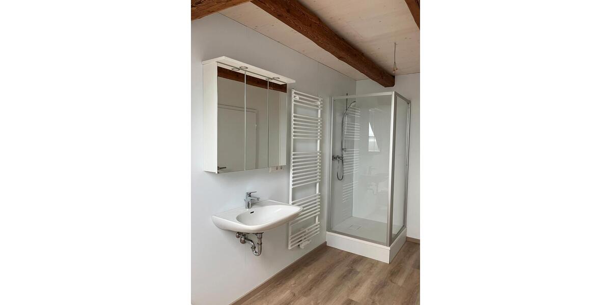 Dachgeschoßwohnung Ichenhausen - 2 Zimmer, 82 m&sup2;, 904&euro; | Angebot:26456204