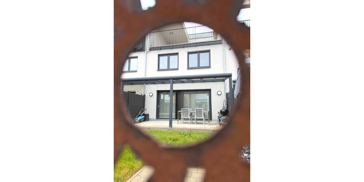 Haus zum Kaufen in Neu-Ulm 895.000 € 180 m² 6 zimmer