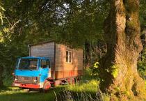 autarkes Tiny House auf Oldtimer Lkw