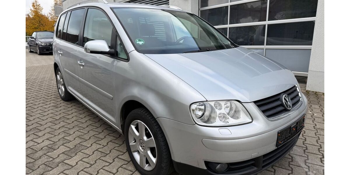 VW Touran 217.000 km 2.490 &euro; Elchingen 89275