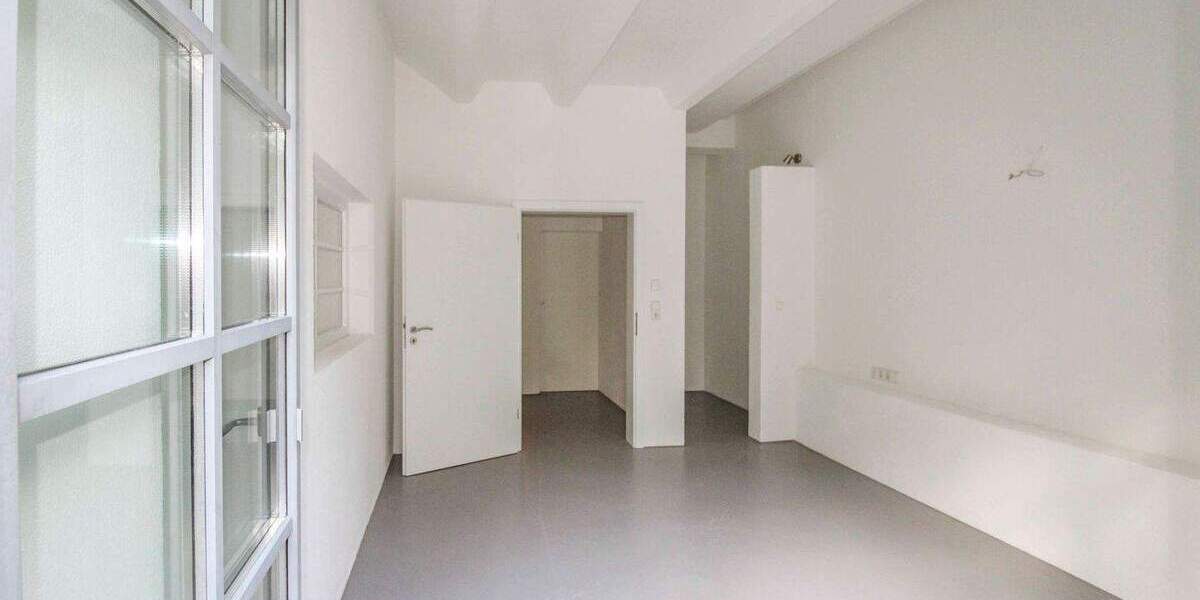 Gigantische Loftwohnung mit direktem Fluss-Zugang aufgeteilt in 3 Wohnungen in Blaustein 4 zimmer